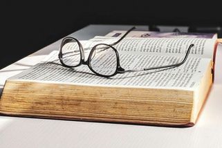 České literární klasice už odzvonilo a důstojný nástupce chybí - Médium.cz